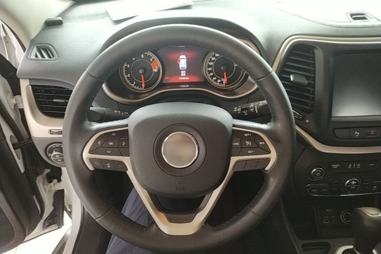Used Jeep Cherokee 2017 2.0L Superior Edition Steering Wheel