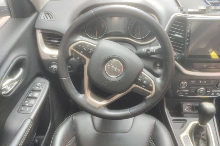 Used Jeep Cherokee 2017 2.4L Leading Edition Steering Wheel