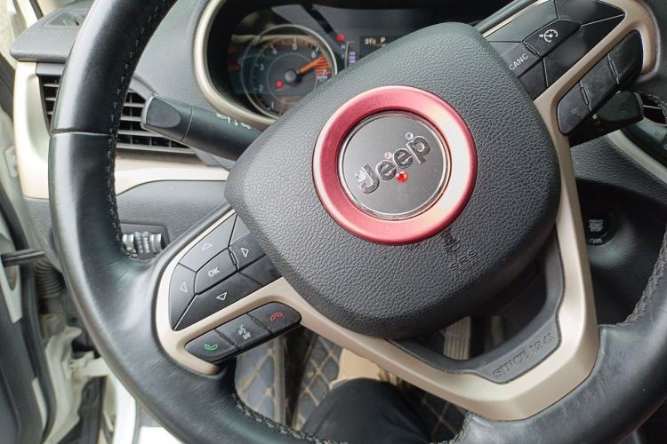 Used Jeep Cherokee 2017 2.4L Leading Edition Steering Wheel