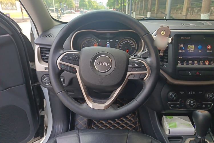 Used Jeep Cherokee 2017 2.4L Leading Smart Edition Steering Wheel