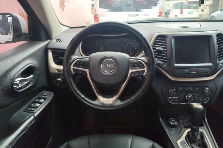 Used Jeep Cherokee 2017 2.4L Professional Smart Edition Steering Wheel