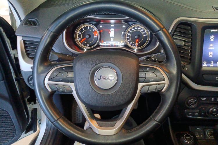 Used Jeep Cherokee 2017 2.4L Excellence Edition Steering Wheel