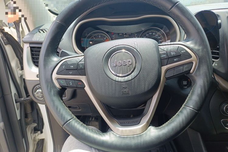 Used Jeep Cherokee 2017 2.4L Leading Edition Steering Wheel