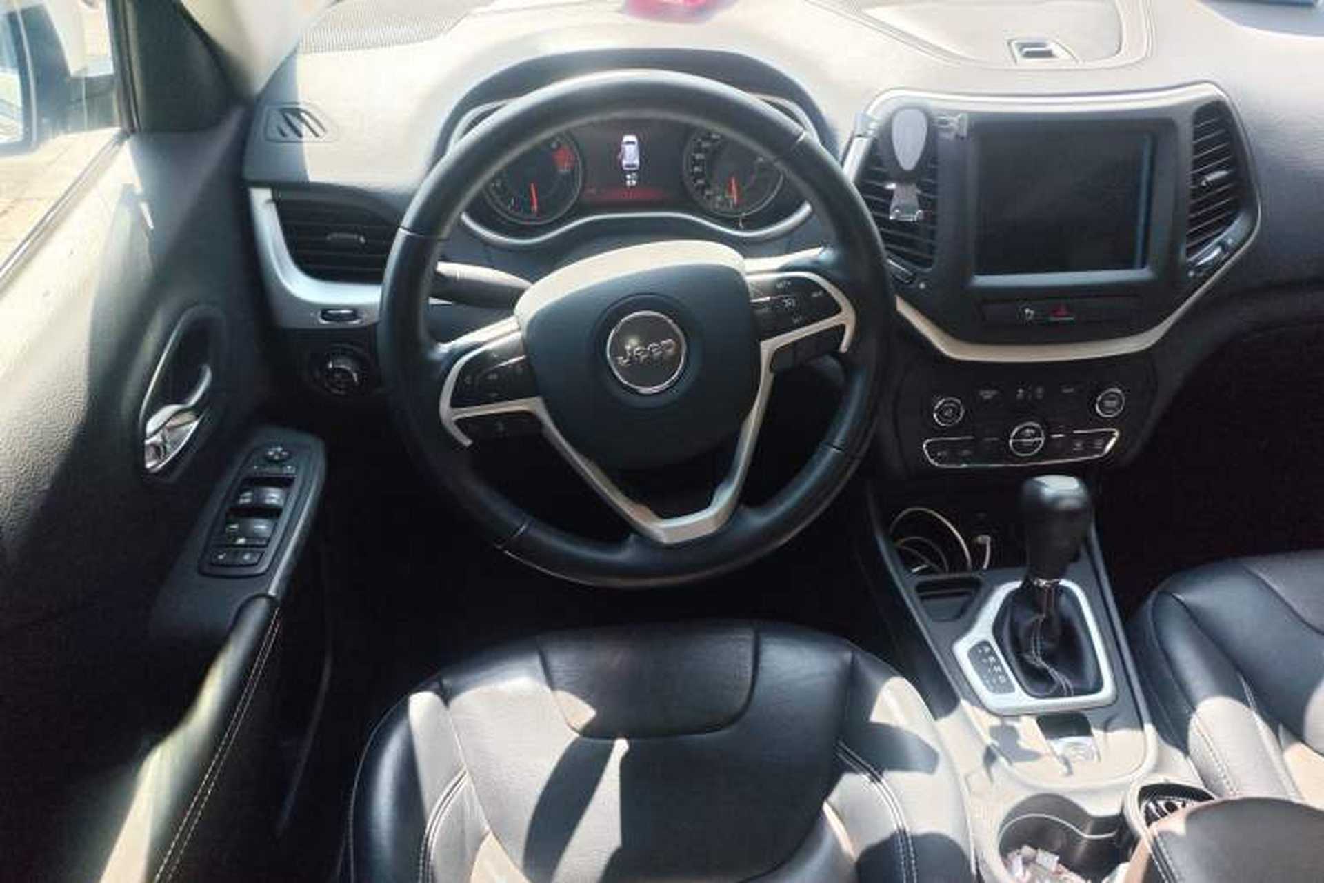 Used Jeep Cherokee 2017 2.0L Superior Edition Steering Wheel