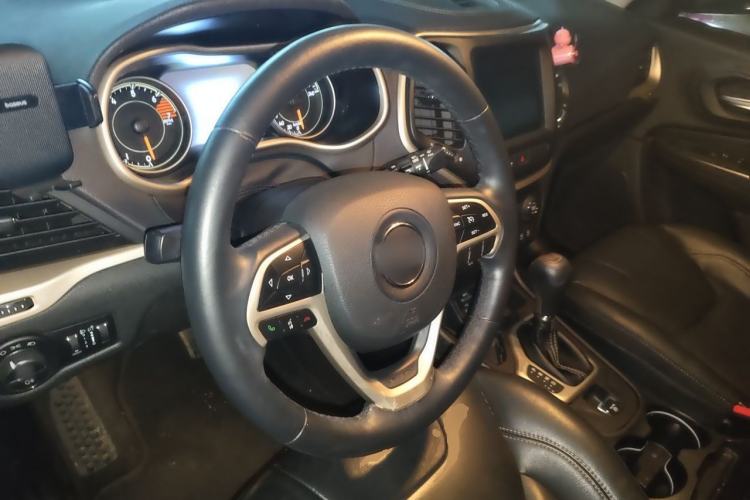 Used Jeep Cherokee 2017 2.4L Leading Smart Edition Steering Wheel