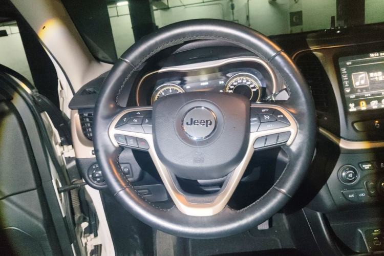 Used Jeep Cherokee 2017 2.4L Leading Smart Edition Steering Wheel