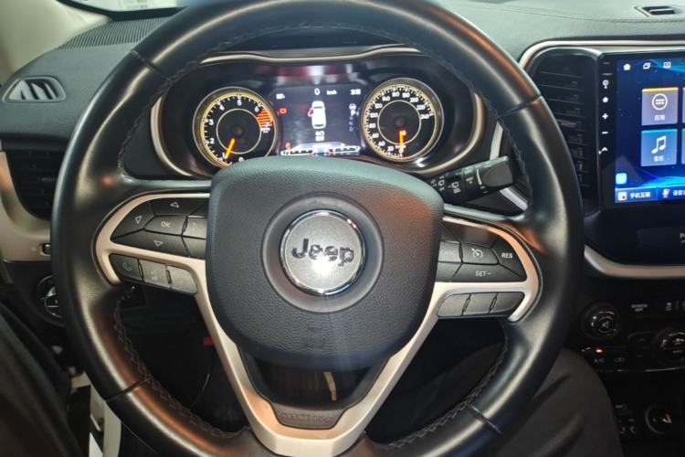 Used Jeep Cherokee 2017 2.0L Superior Edition Steering Wheel