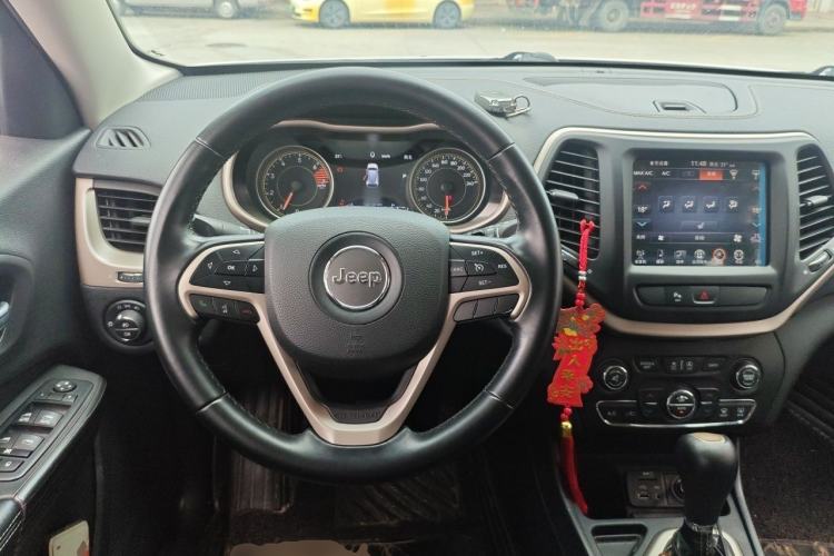 Used Jeep Cherokee 2017 2.0L Leading Edition Steering Wheel