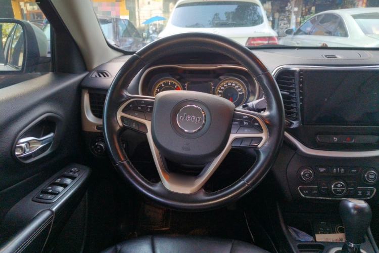 Used Jeep Cherokee 2017 2.4L Leading Edition Steering Wheel