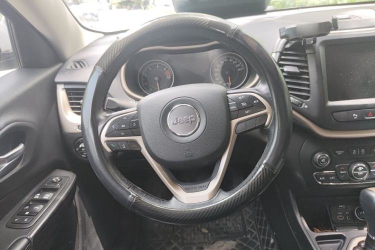 Used Jeep Cherokee 2017 2.0L Superior Edition Steering Wheel