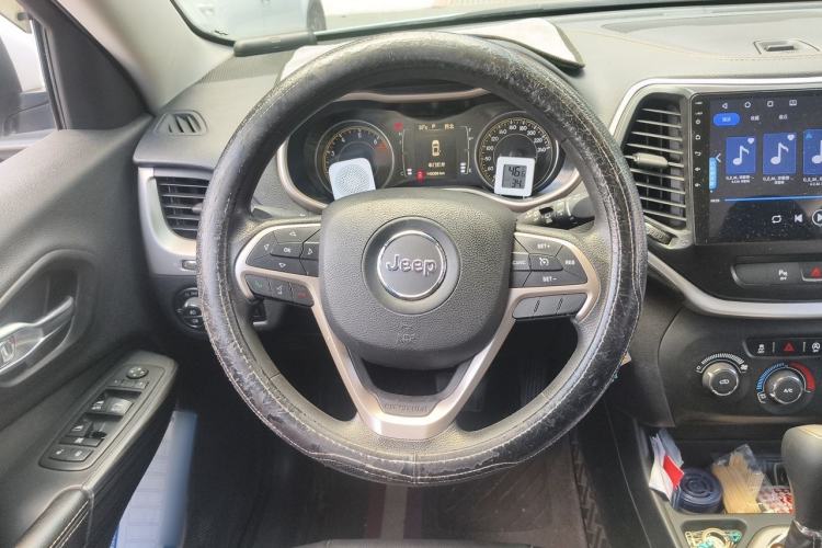 Used Jeep Cherokee 2017 2.0L Leading Edition Steering Wheel