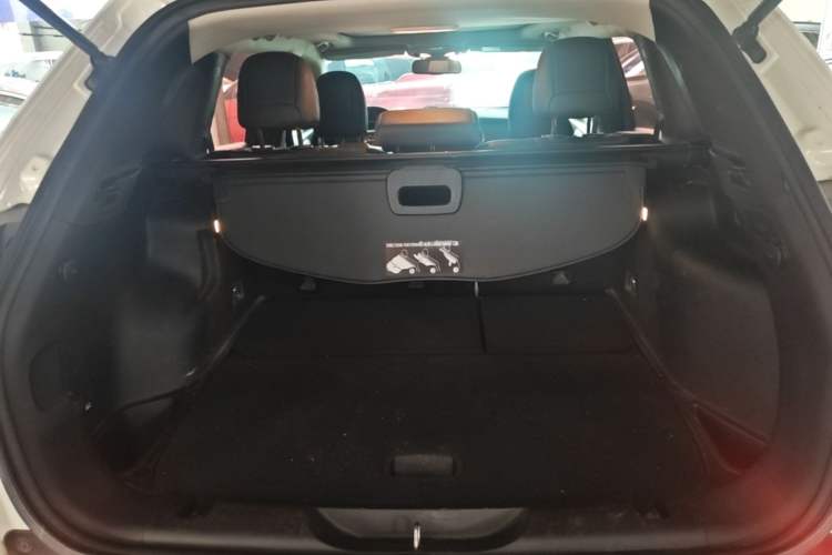 Used Jeep Cherokee 2017 2.0L Superior Edition Trunk