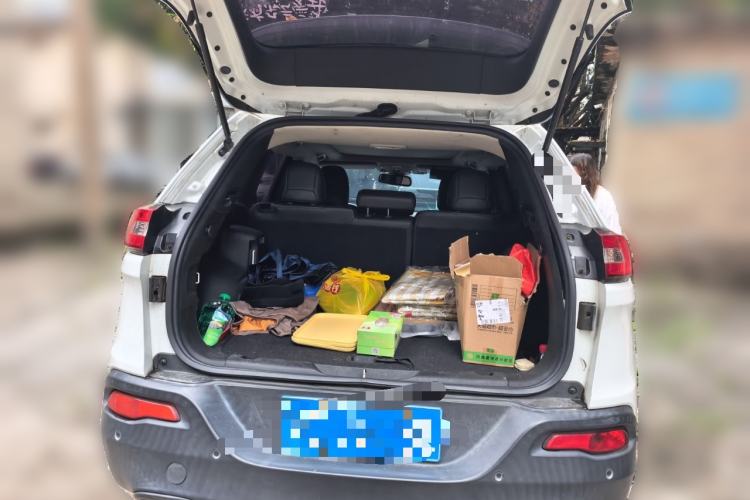 Used Jeep Cherokee 2017 2.4L Leading Smart Edition Trunk