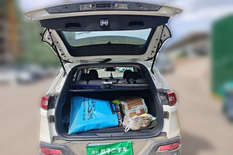 Used Jeep Cherokee 2017 2.0L Superior Edition Trunk