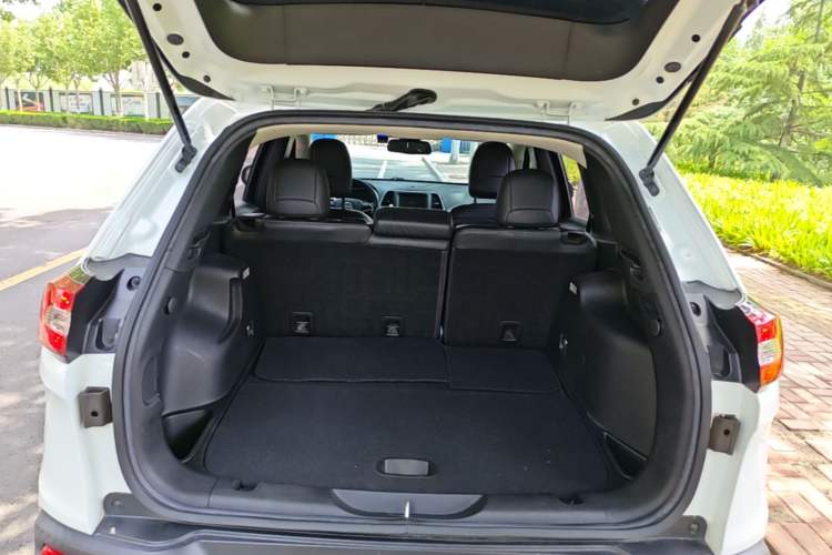 Used Jeep Cherokee 2017 2.0L Superior Edition Trunk