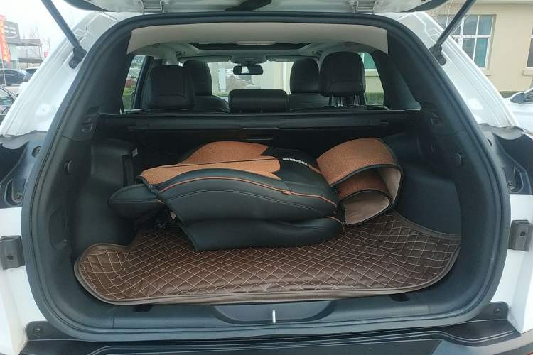 Used Jeep Cherokee 2017 2.0L Superior Edition Trunk