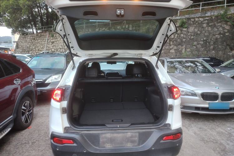 Used Jeep Cherokee 2017 2.4L Leading Edition Trunk
