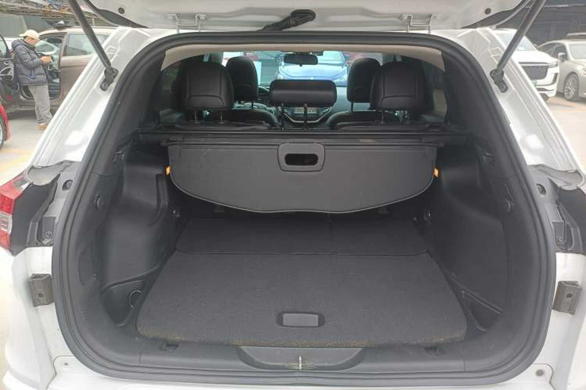 Used Jeep Cherokee 2017 2.4L Professional Smart Edition Trunk
