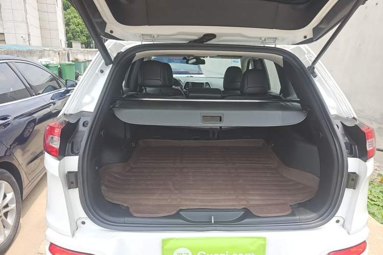 Used Jeep Cherokee 2017 2.4L Excellence Edition Trunk