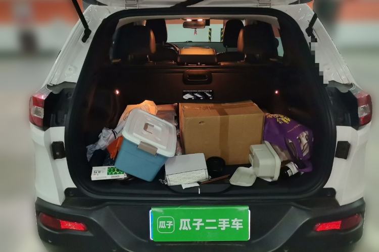 Used Jeep Cherokee 2017 2.0L Superior Edition Trunk