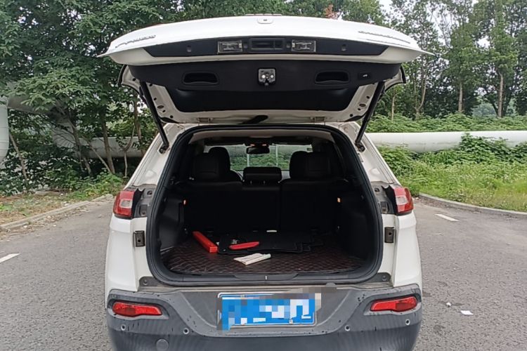 Used Jeep Cherokee 2017 2.4L Leading Smart Edition Trunk
