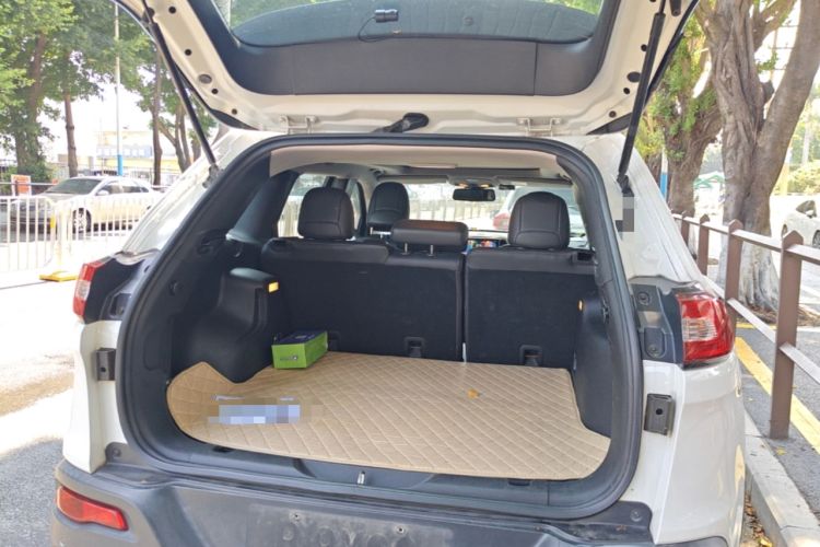 Used Jeep Cherokee 2017 2.0L Superior Edition Trunk
