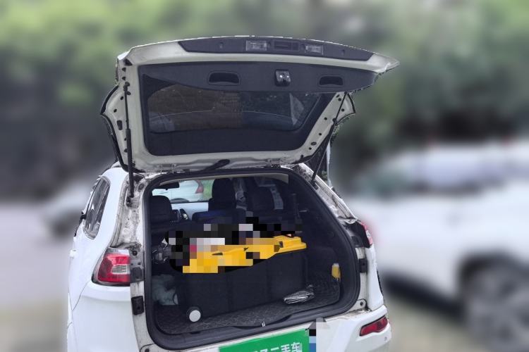 Used Jeep Cherokee 2017 2.4L Professional Smart Edition Trunk