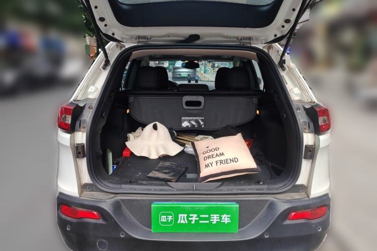 Used Jeep Cherokee 2017 2.0L Superior Edition Trunk