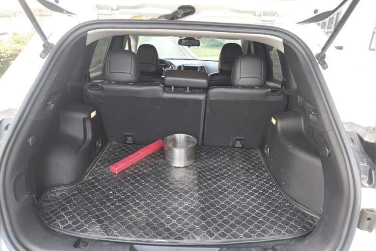 Used Jeep Cherokee 2017 2.4L Leading Smart Edition Trunk