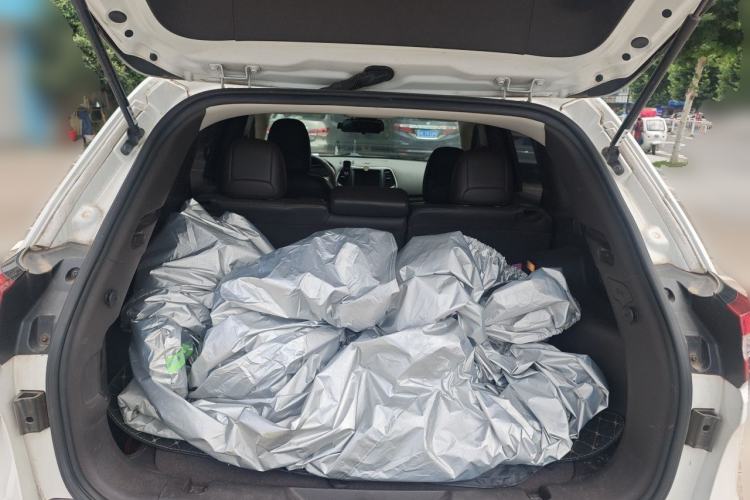 Used Jeep Cherokee 2017 2.0L Superior Edition Trunk
