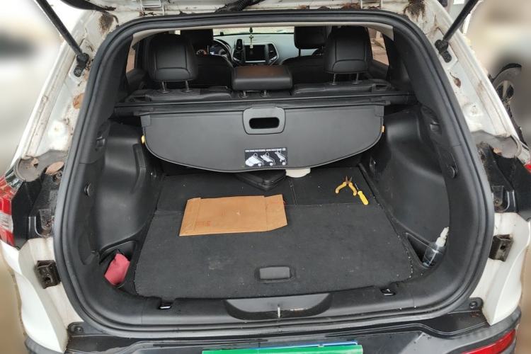 Used Jeep Cherokee 2017 2.0L Superior Edition Trunk