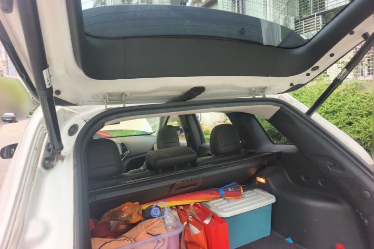 Used Jeep Cherokee 2017 2.4L Leading Edition Trunk