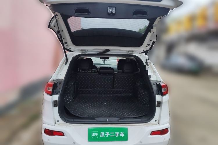 Used Jeep Cherokee 2017 2.4L Professional Smart Edition Trunk