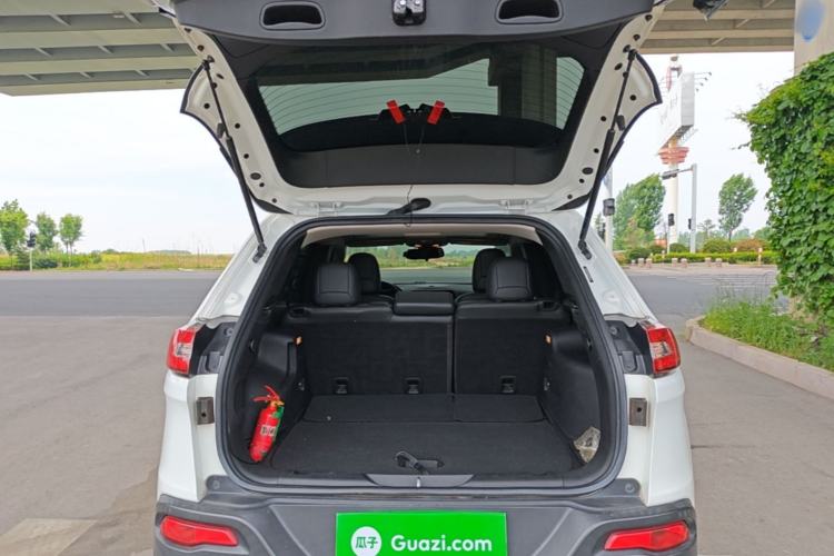 Used Jeep Cherokee 2017 2.0L Superior Edition Trunk