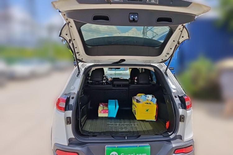 Used Jeep Cherokee 2017 2.0L Superior Edition Trunk