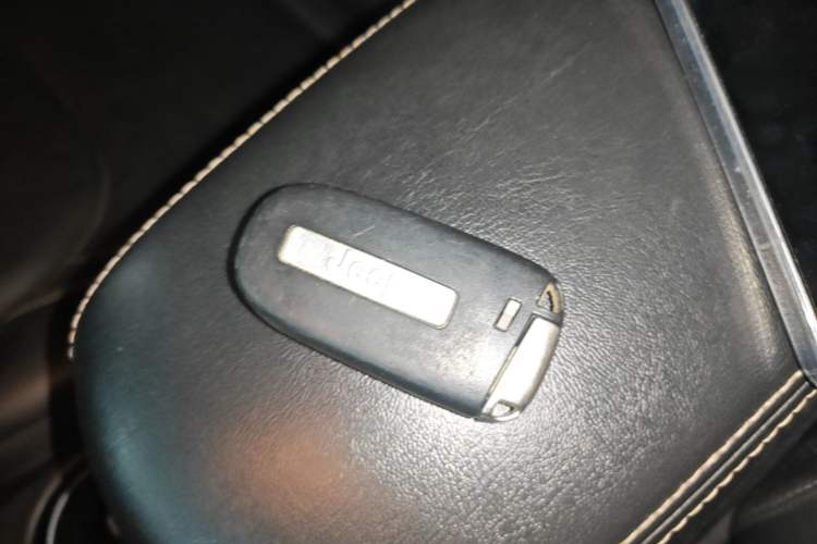 Used Jeep Cherokee 2017 2.0L Superior Edition Vehicle Key