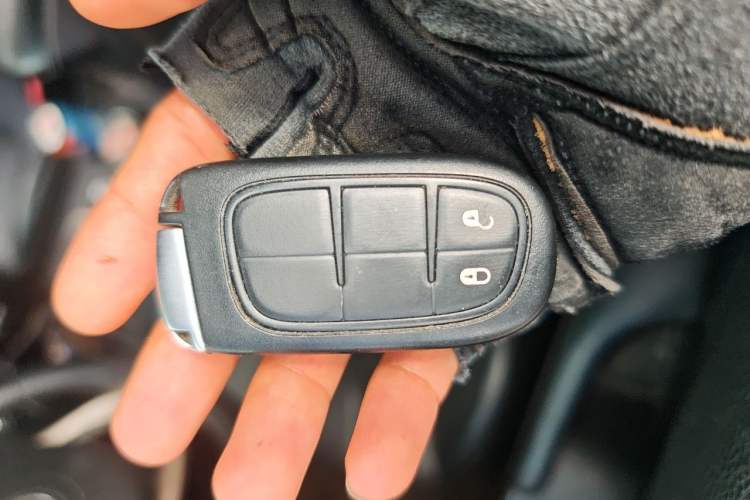 Used Jeep Cherokee 2017 2.0L Superior Edition Vehicle Key