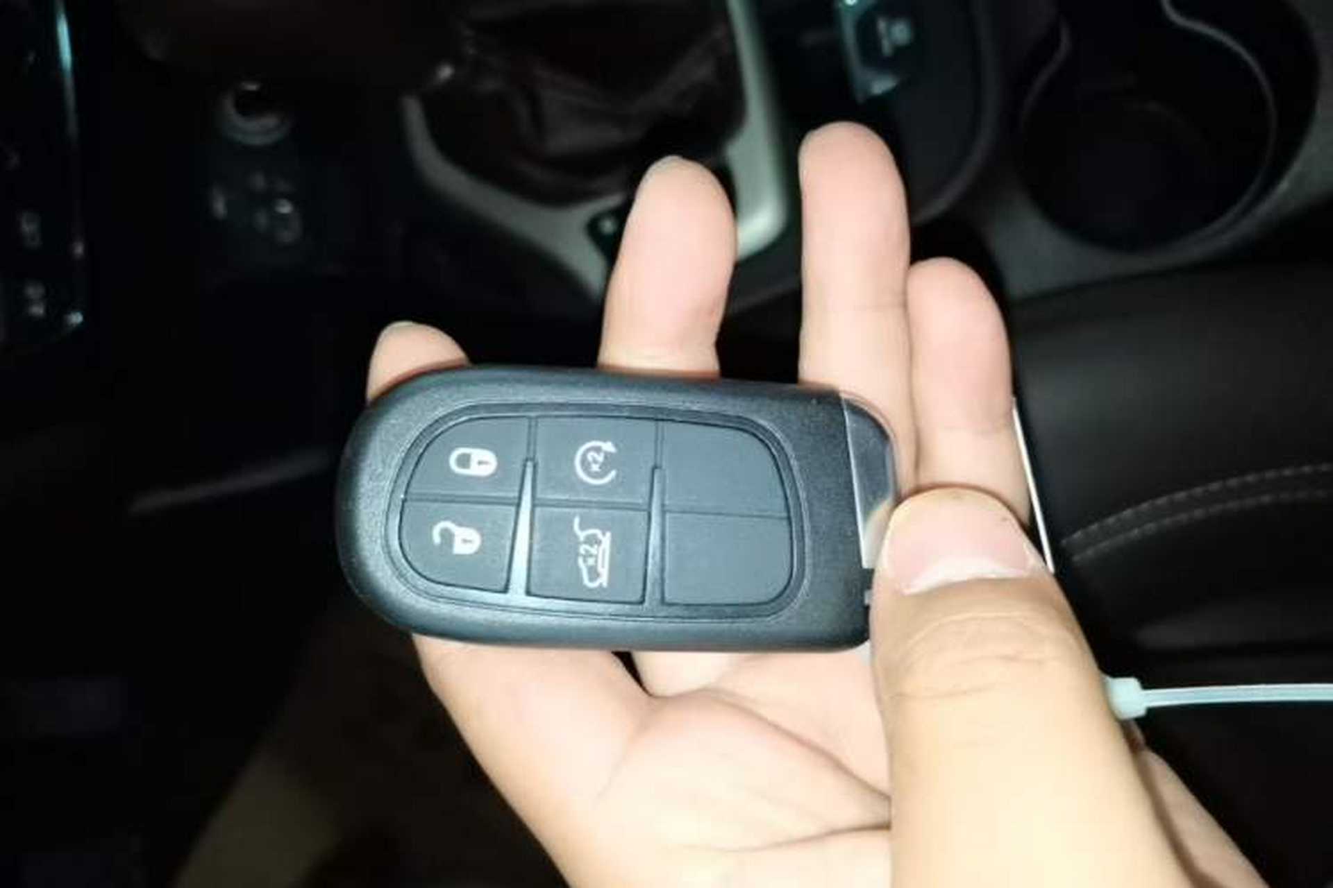 Used Jeep Cherokee 2017 2.0L Superior Edition Vehicle Key