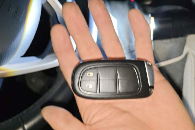 Used Jeep Cherokee 2017 2.0L Superior Edition Vehicle Key