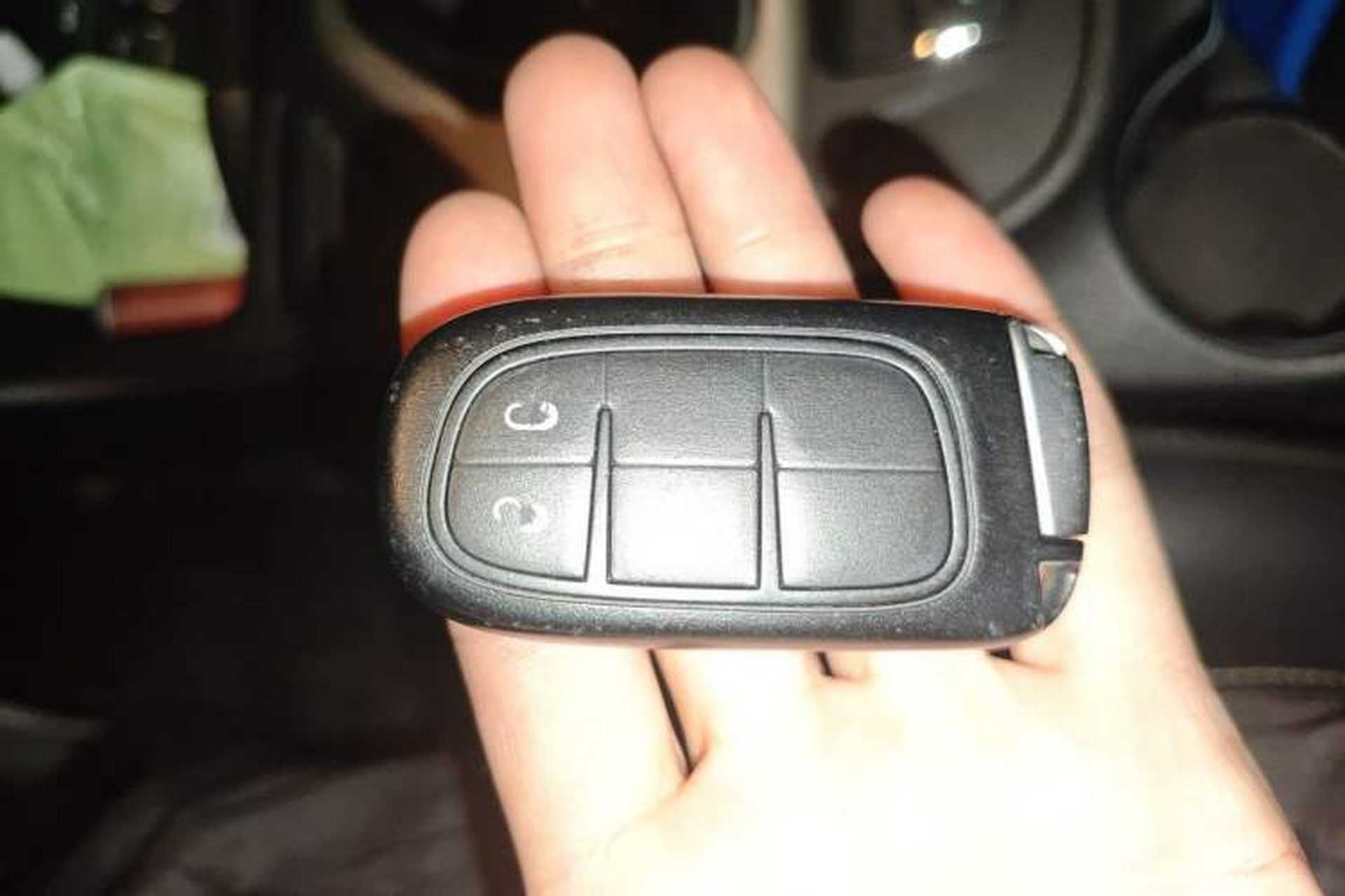 Used Jeep Cherokee 2017 2.0L Superior Edition Vehicle Key