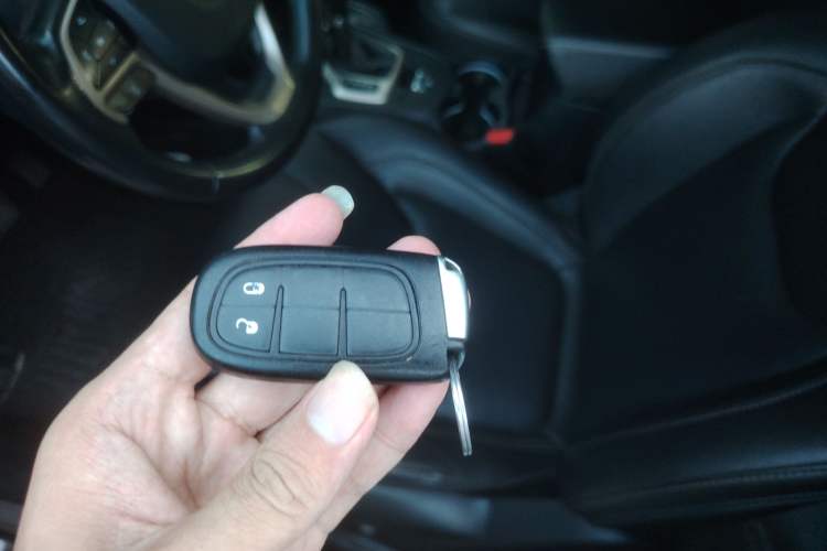 Used Jeep Cherokee 2017 2.4L Leading Edition Vehicle Key