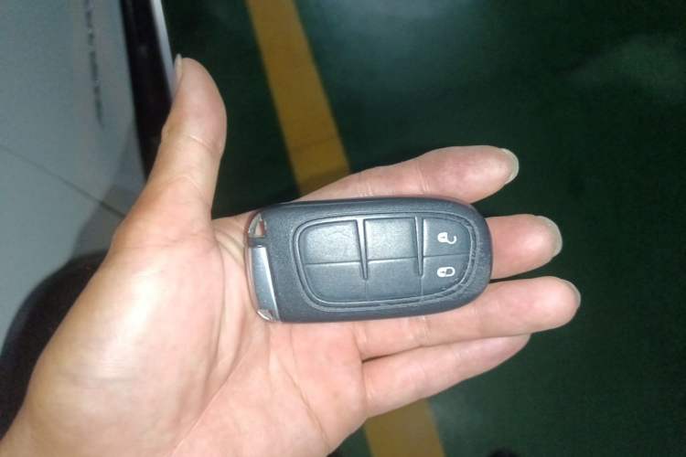 Used Jeep Cherokee 2017 2.0L Superior Edition Vehicle Key