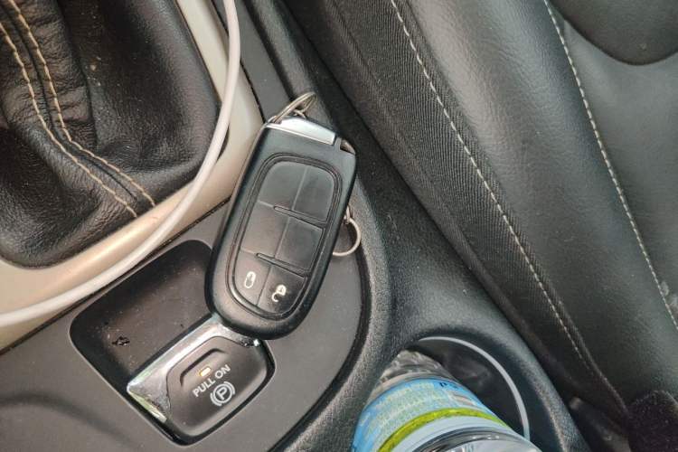 Used Jeep Cherokee 2017 2.0L Superior Edition Vehicle Key