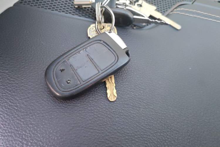 Used Jeep Cherokee 2017 2.4L Leading Edition Vehicle Key