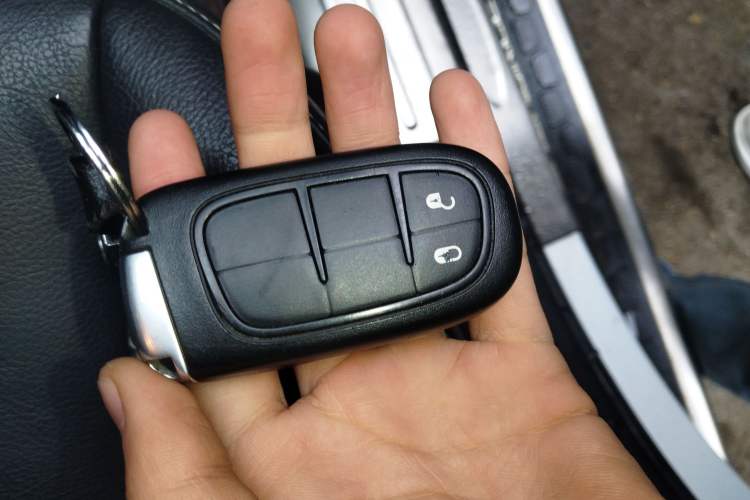 Used Jeep Cherokee 2017 2.4L Leading Edition Vehicle Key