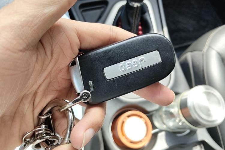 Used Jeep Cherokee 2017 2.0L Superior Edition Vehicle Key
