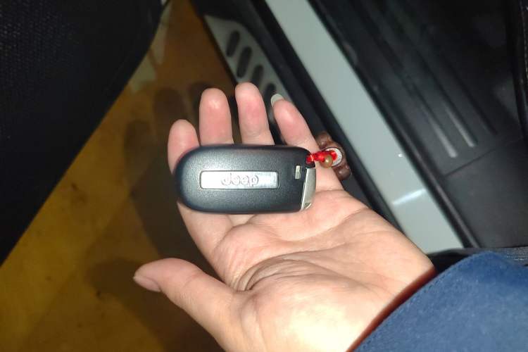 Used Jeep Cherokee 2017 2.4L Leading Edition Vehicle Key