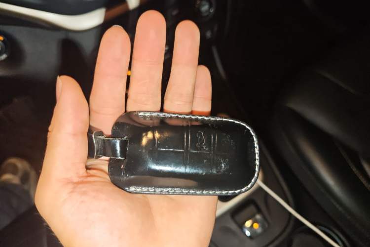 Used Jeep Cherokee 2017 2.0L Superior Edition Vehicle Key