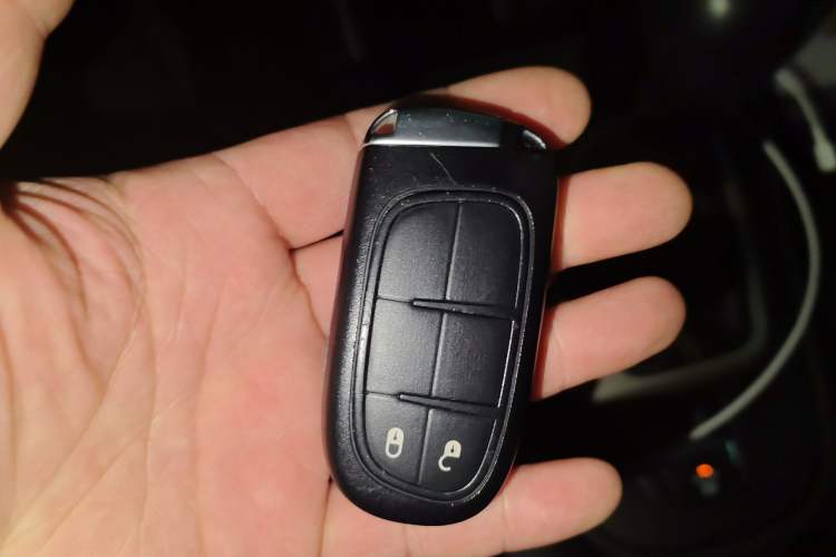 Used Jeep Cherokee 2017 2.0L Superior Edition Vehicle Key