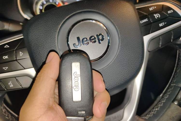 Used Jeep Cherokee 2017 2.4L Professional Smart Edition Vehicle Key